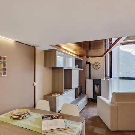Cozy Apartment, Park And Pool Overlooking The Lake! 15 Km To Bellagio, 15 Km To Como! * Nesso