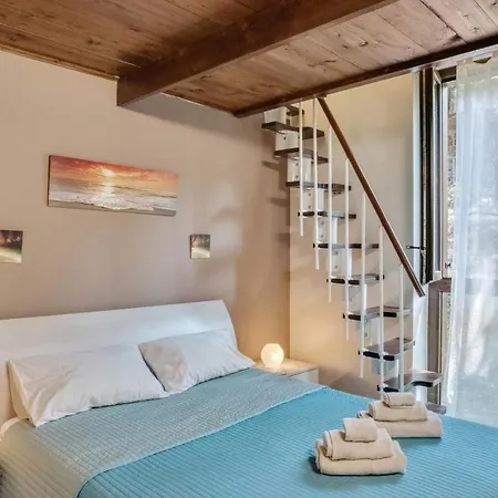 Cozy Apartment, Park And Pool Overlooking The Lake! 15 Km To Bellagio, 15 Km To Como! * Nesso
